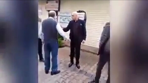 CHP'li Aksünger vatandaşın üzerine aracını sürüp küfür etti