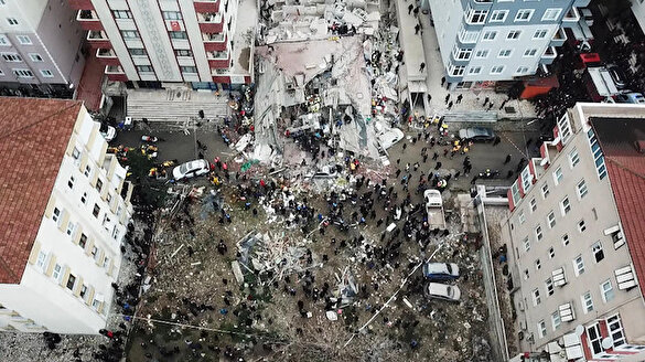 Kartal'da çöken bina havadan görüntülendi
