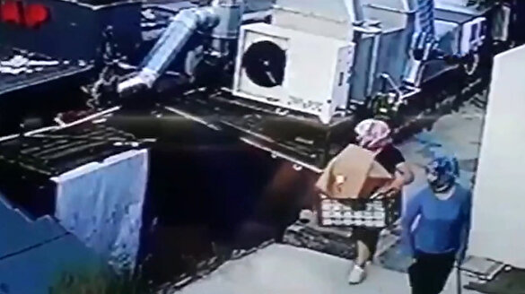 Kadın kıyafeti giyip hırsızlık yapmaya kalkıştılar
