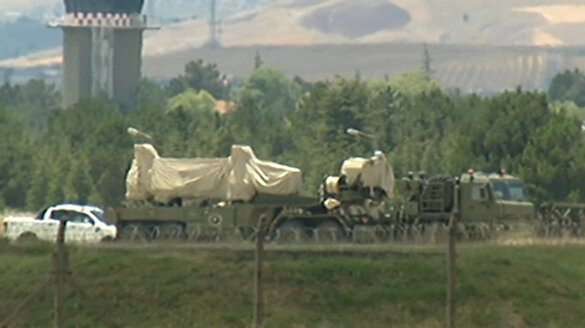 S-400'ün parçaları uçaktan indirilmeye başlandı