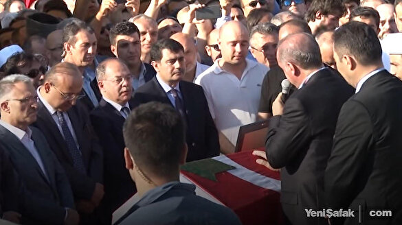 Erdoğan, Erol Olçok’un cenazesinde gözyaşlarını tutamadı