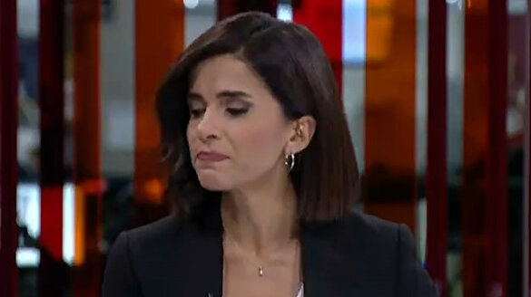 Emine Bulut haberini aktarırken gözyaşlarına boğuldu