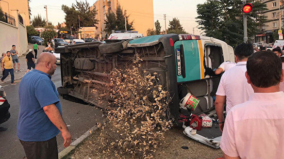 İzmir'de feci kaza: 1 ölü 8 yaralı