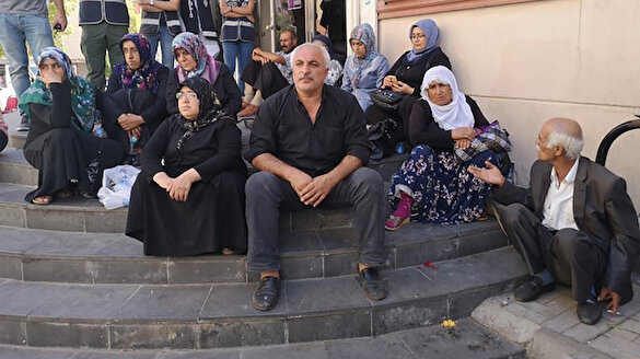 'Evlat nöbeti' tutan aileler TVNET'e konuştu