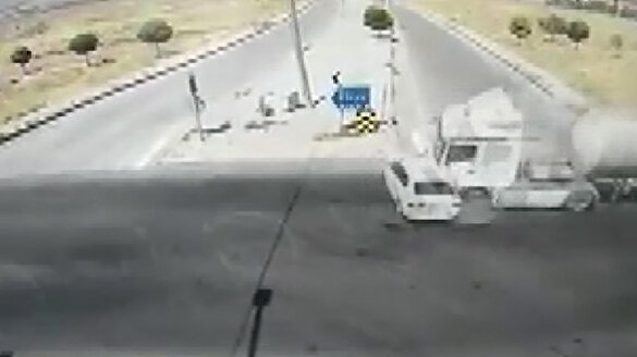 Hatay Emniyet Müdürünün geçirdiği kaza kamerada: 1 ölü 3 yaralı