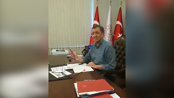 Bakan Selçuk okul zilini telefon melodisi yaptı