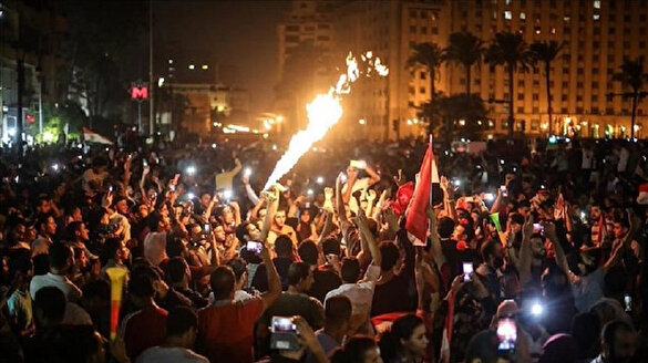 Mısır halkı darbeci Sisi'ye karşı ayaklandı