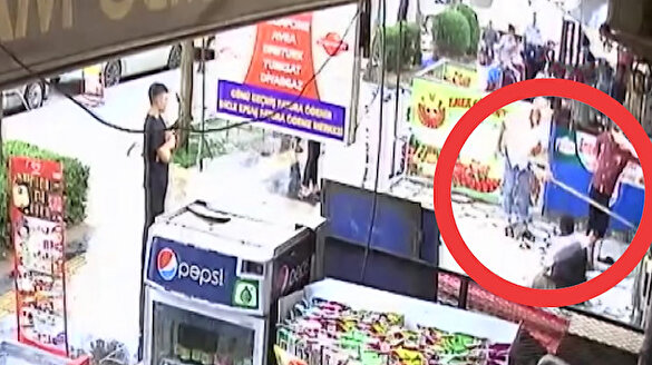 Engelli genç üzerine su dökülerek darp edildi