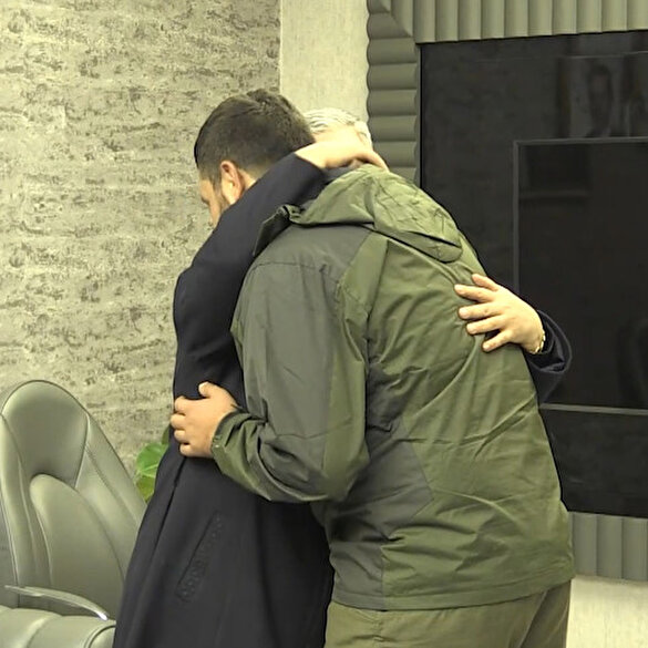 HDP il binası önünde evlat nöbeti tutan ailelerden biri daha çocuğuna kavuştu