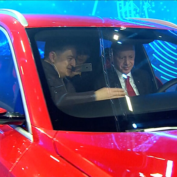Ve yerli otomobilin direksiyonunda Cumhurbaşkanı Erdoğan