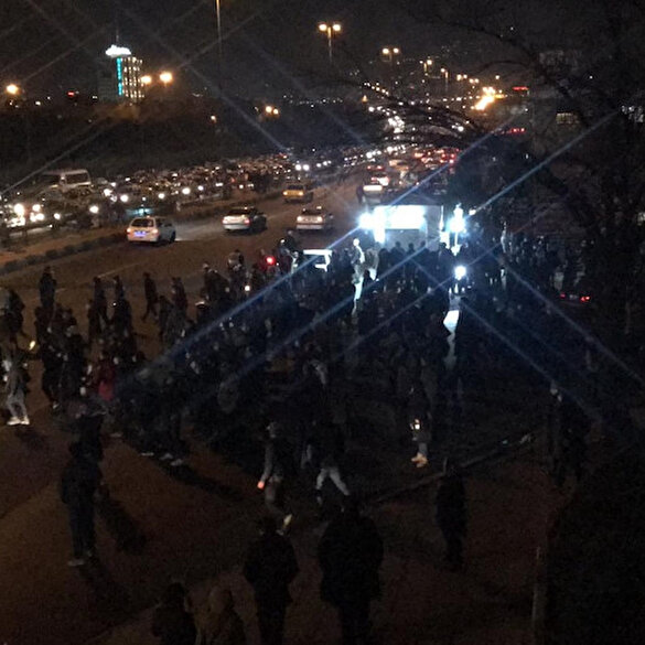 İran'da rejim karşıtı gösteriler devam ediyor