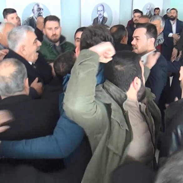 CHP kongresinde kavga