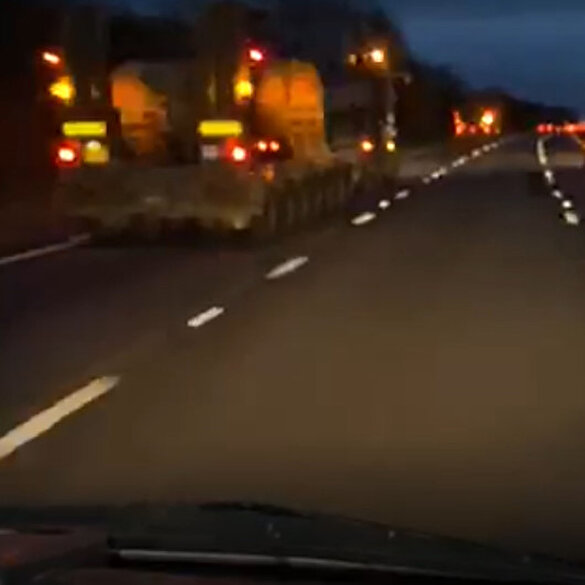 İngiltere'den çok çarpıcı video: 'Şu tanklara bakın, Londra kapatılacak askerler sokağa inecek'