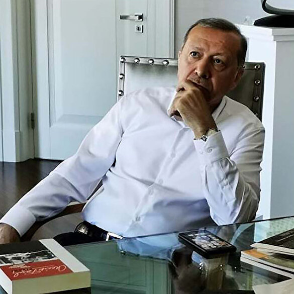 Erdoğan, 1999'da okuduğu Erdem Bayazıt şiirini paylaştı