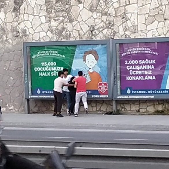 Tuvalet sırasında kavga çıktı yumruklar havada uçuştu