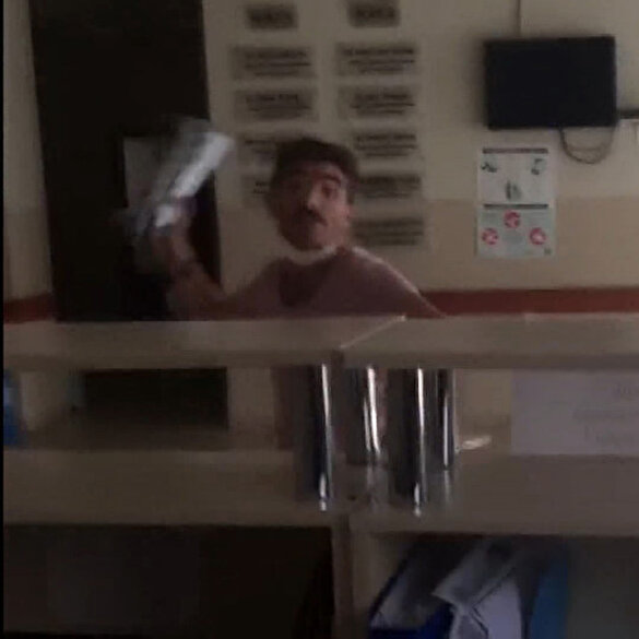 Esenyurt'ta doktorlara bıçaklı ve demir çubuklu saldırı kamerada