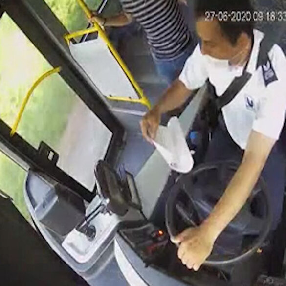 Şoför, sınav heyecanıyla yanlış otobüse binen öğrencileri güzergahını değiştirerek okula yetiştirdi