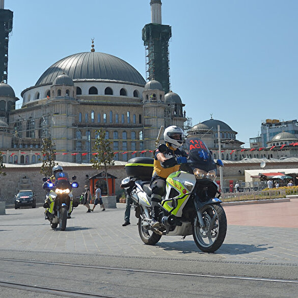 İstanbul'un motosiklet ambulansları ilk kez görüntülendi