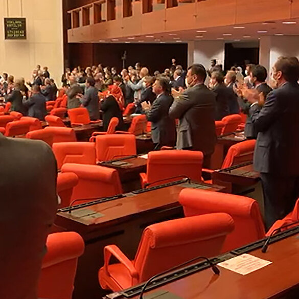 Mecliste tarihi an: Ayasofya‘nın camiye çevrilmesi ayakta alkışlandı