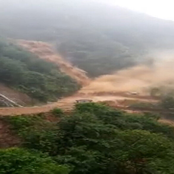 Rize'de korkutan görüntü: Ağaran Şelalesi taştı