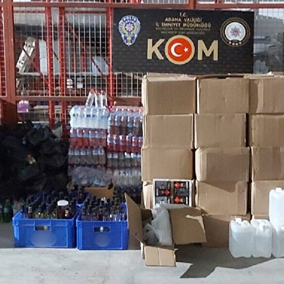 Adana'da 600 bin liralık kaçak içki ele geçirildi