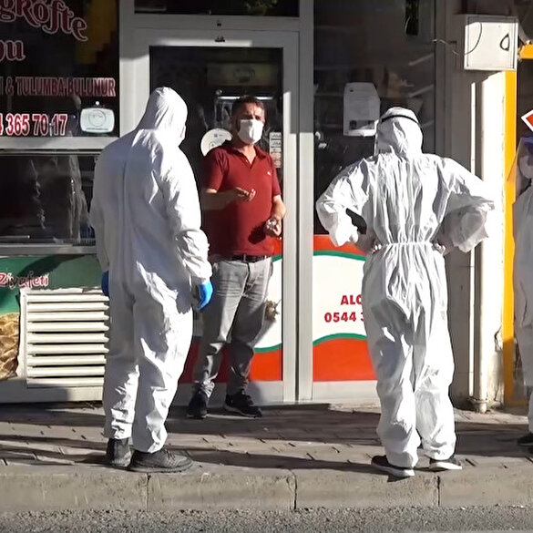 Karantinada olması gereken çiğ köfteci satış yaparken yakalandı