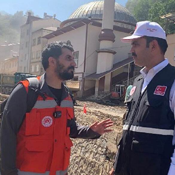 Bakan Kurum Giresun'da yapılan çalışmaları Yeni Şafak'tan Ersin Çelik'e anlattı: Yeni bir Dereli kuruyoruz