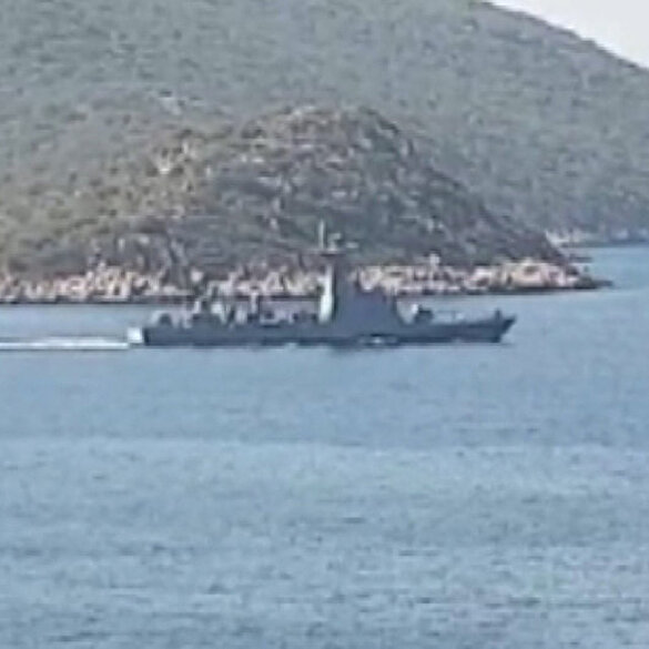 Oruç Reis'in NAVTEX ilanı üzerine Türk fırkateyni Meis adasına geçiş yaptı
