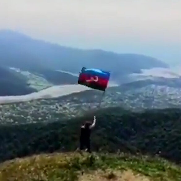 Magazdiz'de Azerbaycan bayrağı dalgalandı