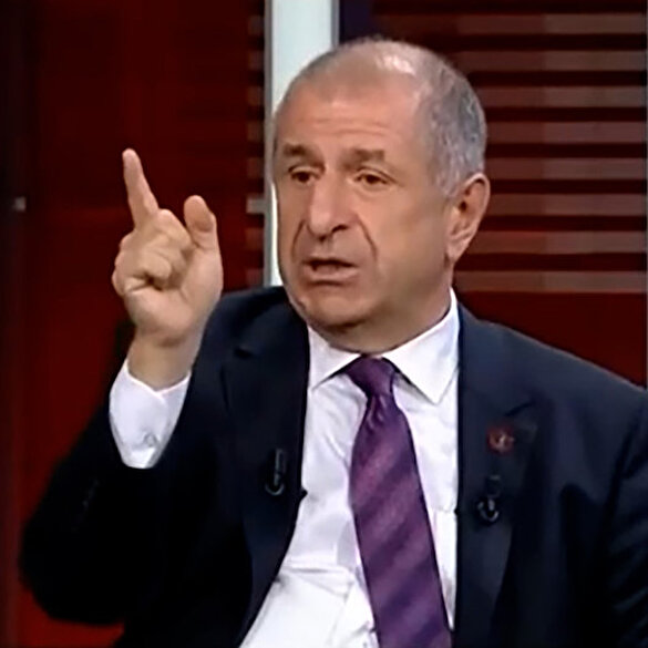 Iyi Parti De Bir Feto Skandali Daha Bahadir Erdem Feto Ye Methiyeler Duzup Darbe Gecesi Skandal Bir Cagri Yapmis