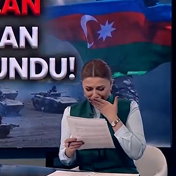 Azerbaycanlı spiker memleketi Zengilan'ın kurtuluş haberini verirken gözyaşlarına boğuldu