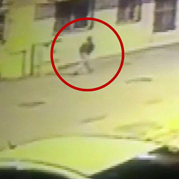 Hatay'da yakalanan teröristin kaçış anı güvenlik kamerasında