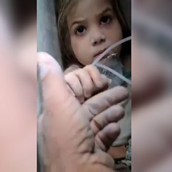 91 saat sonra kurtarılan Ayda, enkaz altında AFAD yetkilisinin elini bir an olsun bırakmadı