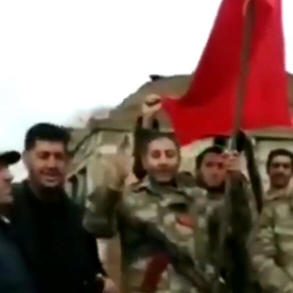 Azerbaycanlılardan Türkiye'ye teşekkür: Kardeş ülkenin bayrağını dalgalandırıyoruz