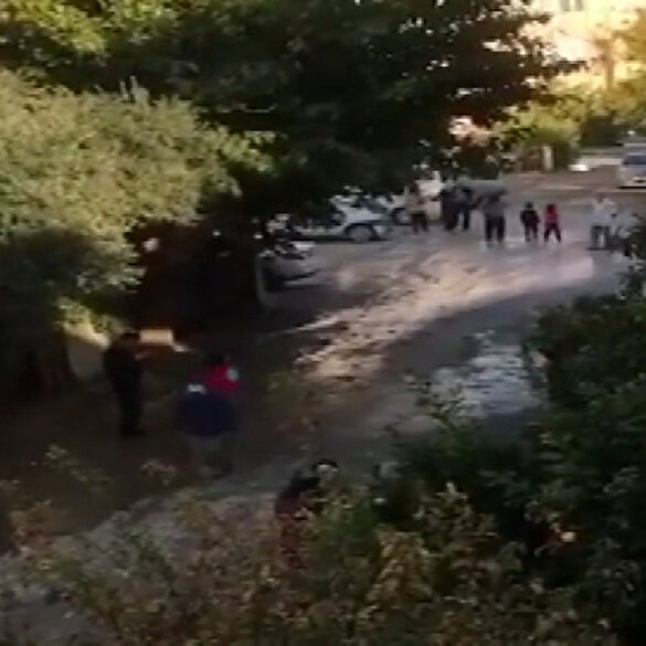 Antalya'da 5,2 şiddetinde deprem: Vatandaşlar kendilerini dışarı attı