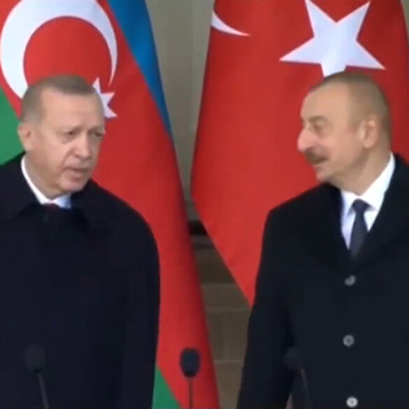 Aliyev ve Erdoğan’ın ‘selam asker’ provası gülümsetti