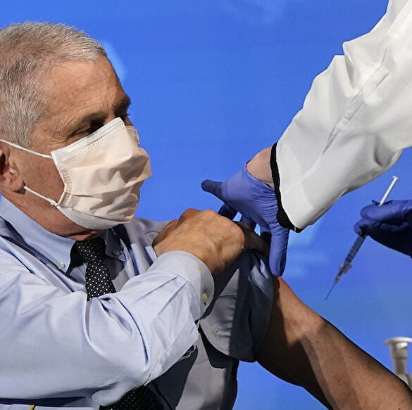ABD Sağlık Bakanı Azar ve Dr. Fauci canlı yayında koronavirüs aşısı oldu