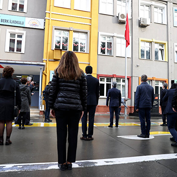 İstanbul'da okullarda İstiklal Marşı okundu