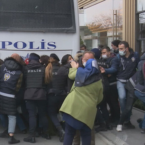HDP'li Hüda Kaya polise saldırdı