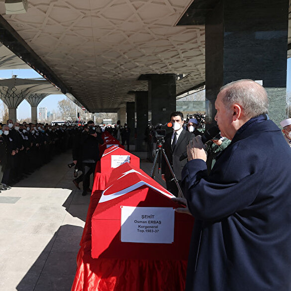 Bitlis şehitlerine son görev: Cenazeye Cumhurbaşkanı Erdoğan da katıldı