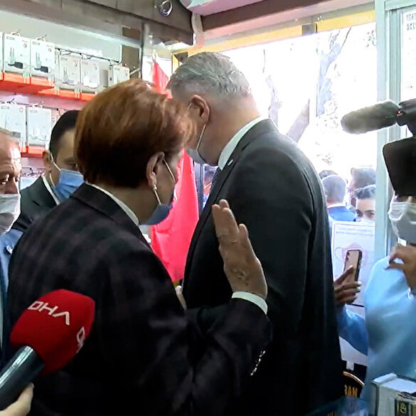 Akşener’e HDP’nin kapatılması için açılan davanın sorulmasına izin vermeden uzaklaştı