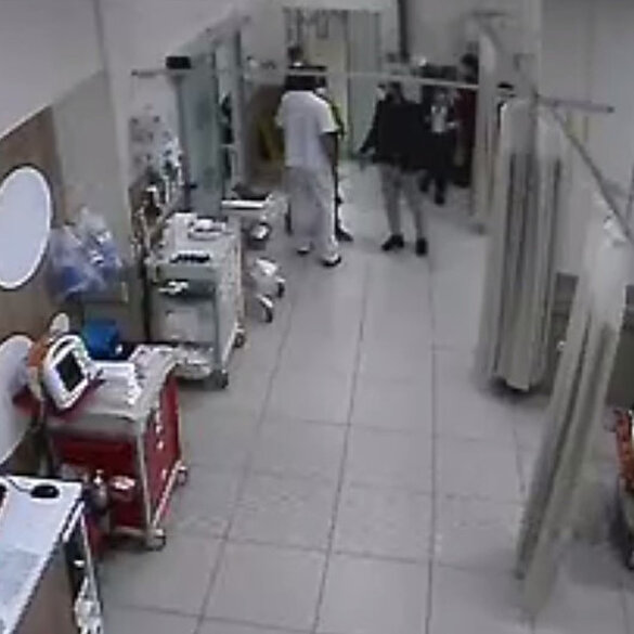 Beylikdüzü’nde hastanede korona virüs testi istemeyen adam sağlıkçılara dehşet yaşattı