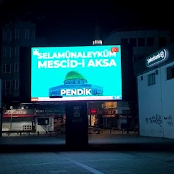 Pendik'te dev ekranlardan Mescid-i Aksa'ya selam