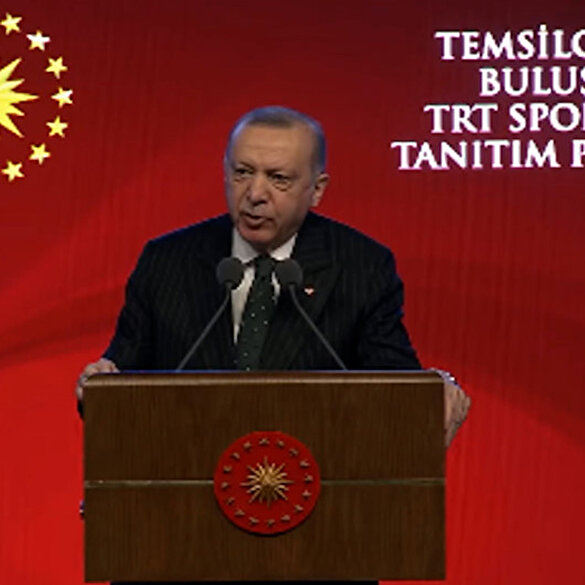 Cumhurbaşkanı Erdoğan: Saat 19.19'da tüm Türkiye'de kapı ve balkonlara çıkıp İstiklal Marşımızı okuyacağız