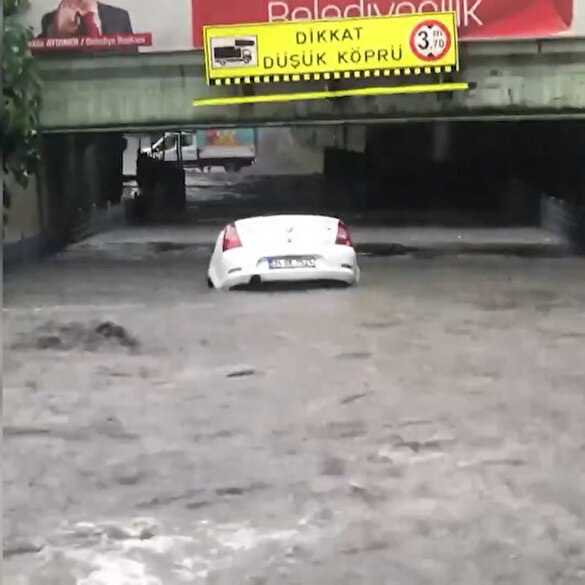 AK Parti İstanbul İl Başkanlığından kentteki su baskınları için manidar paylaşım