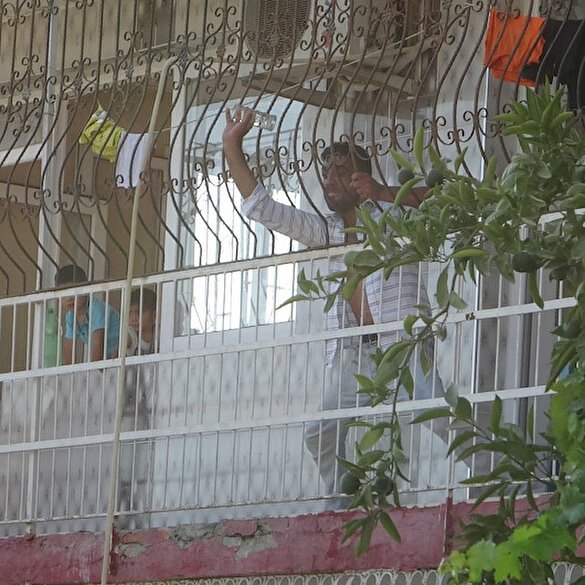 Adana'da ailesini rehin alan madde bağımlısı genç terör estirdi