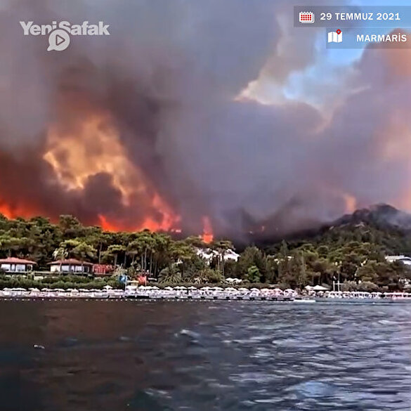 Marmaris'teki yangın yerleşim birimlerine yaklaştı: Dehşete düşüren görüntüler