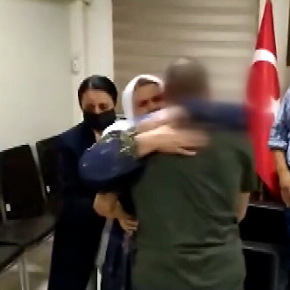 HDP önünde eylem yapan bir anne daha evladına kavuştu