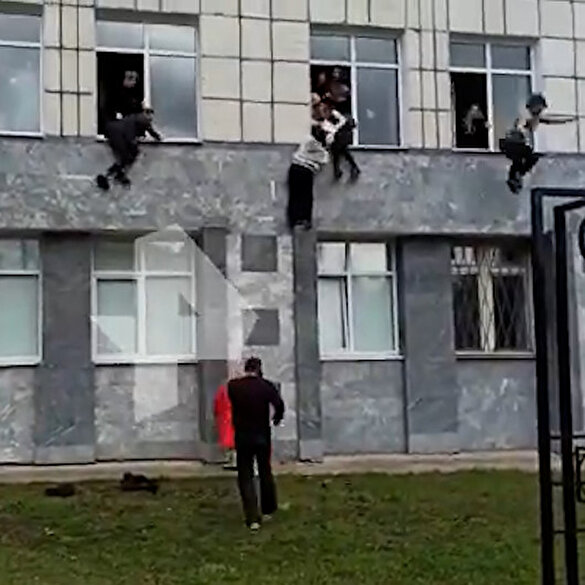 Rusya'da üniversiteye silahlı saldırı: Öğrenciler camlardan atlayarak kurtuldu