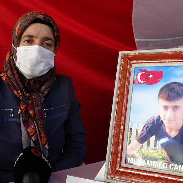 Diyarbakır'da Evlat nöbeti tutan acılı anne Hatice Ay: 7 yıldır evde ne rahatımız var ne de huzurumuz